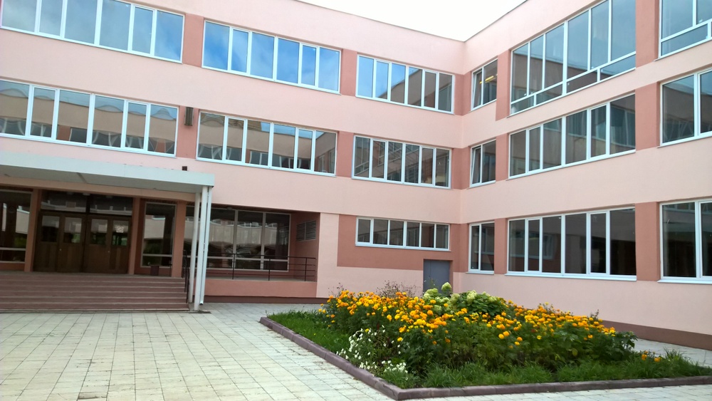 Здание школы.